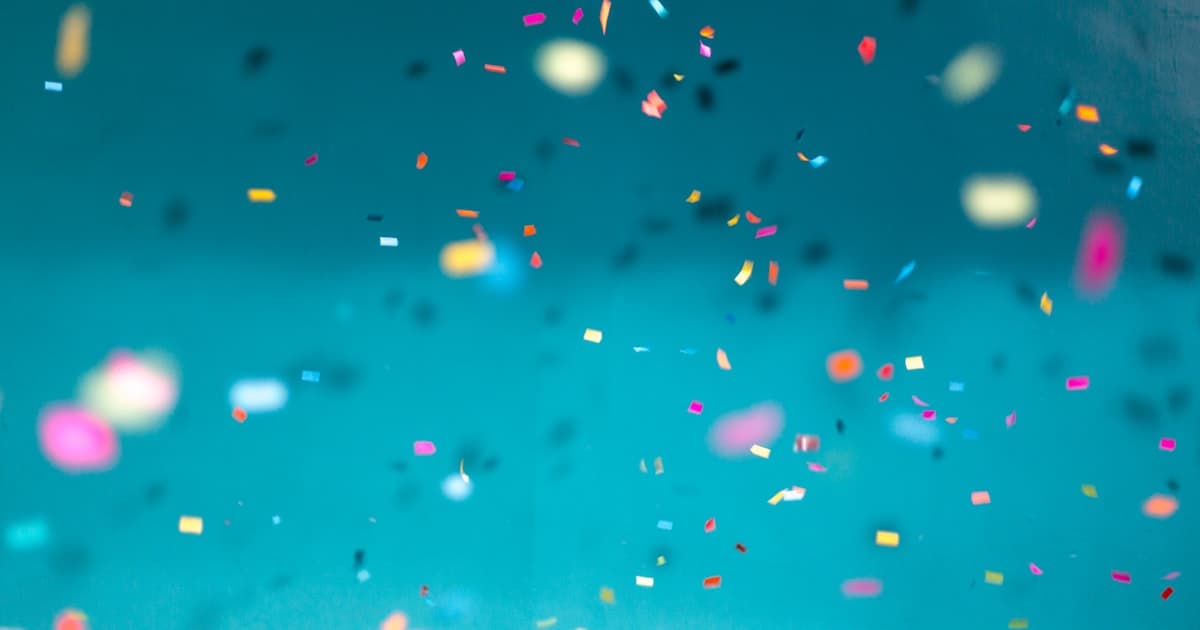 Idées cadeaux anniversaire femme 30 ans : le guide complet